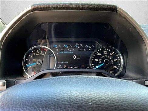 Used 2015 Ford F150 Lariat RWD image 18