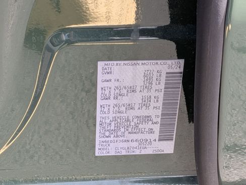 Used 2024 Nissan Frontier SV image 33