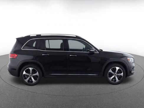 Used 2025 Mercedes-Benz GLB 250 4MATIC image 10