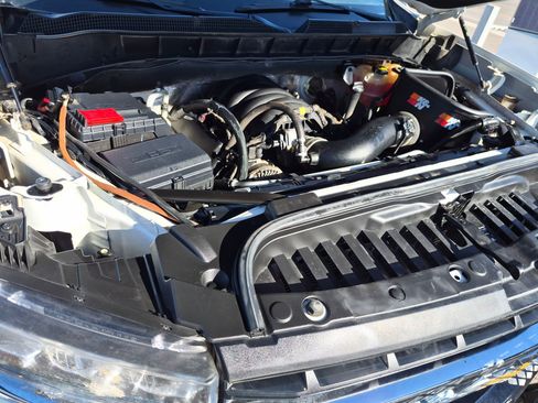 Used 2022 Chevrolet Silverado 1500 LT AWD/4WD image 32