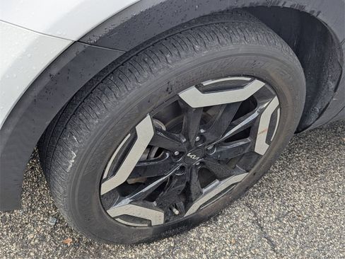 Used 2024 Kia Telluride S image 5