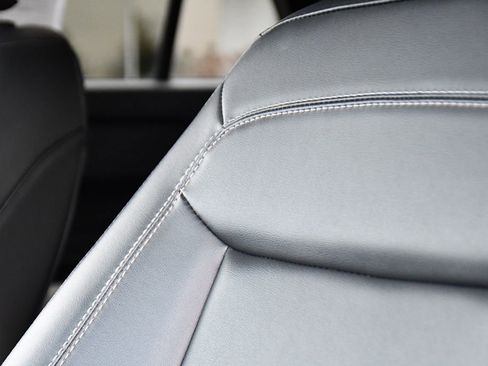 Used 2023 Ford Explorer XLT w/ Equipment Group 202A image 14