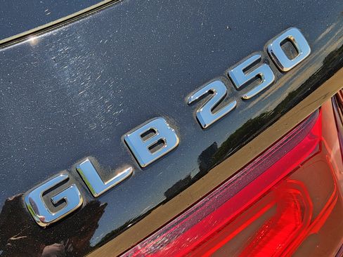 Used 2023 Mercedes-Benz GLB 250 4MATIC image 30