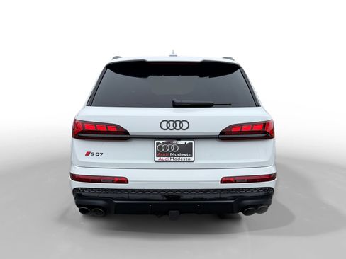 New 2026 Audi SQ7 Prestige image 4
