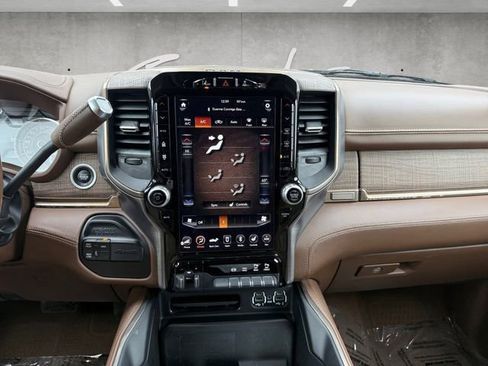 Used 2021 RAM 2500 Limited image 3