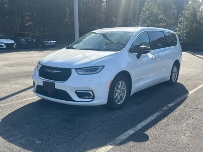 Used 2024 Chrysler Pacifica Touring-L