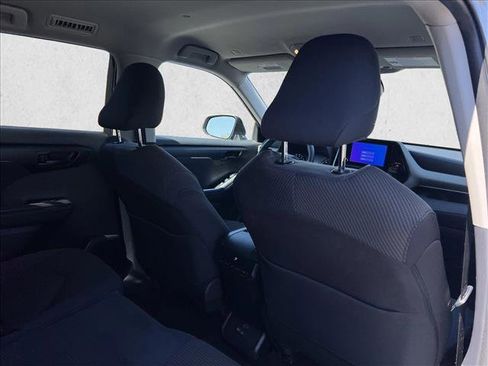 Certified 2025 Toyota Highlander LE image 20