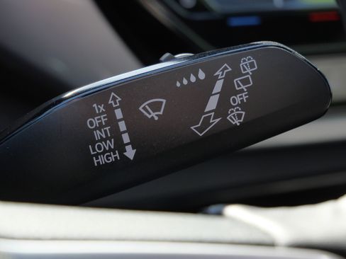 Certified 2023 Volkswagen ID.4 Pro S image 33