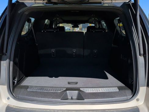 Used 2023 Chevrolet Suburban RST w/ Sport Performance Package image 47