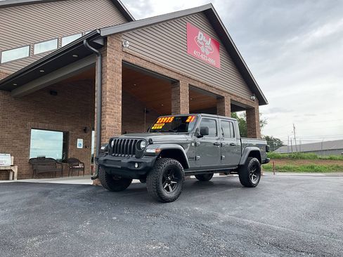 Used 2021 Jeep Gladiator Sport AWD/4WD image 22