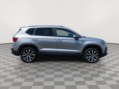 Used 2022 Volkswagen Taos SE AWD/4WD image 8
