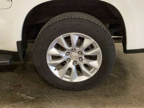 Used 2021 Chevrolet Silverado 1500 Custom w/ Custom Max Trailering Package AWD/4WD image 8