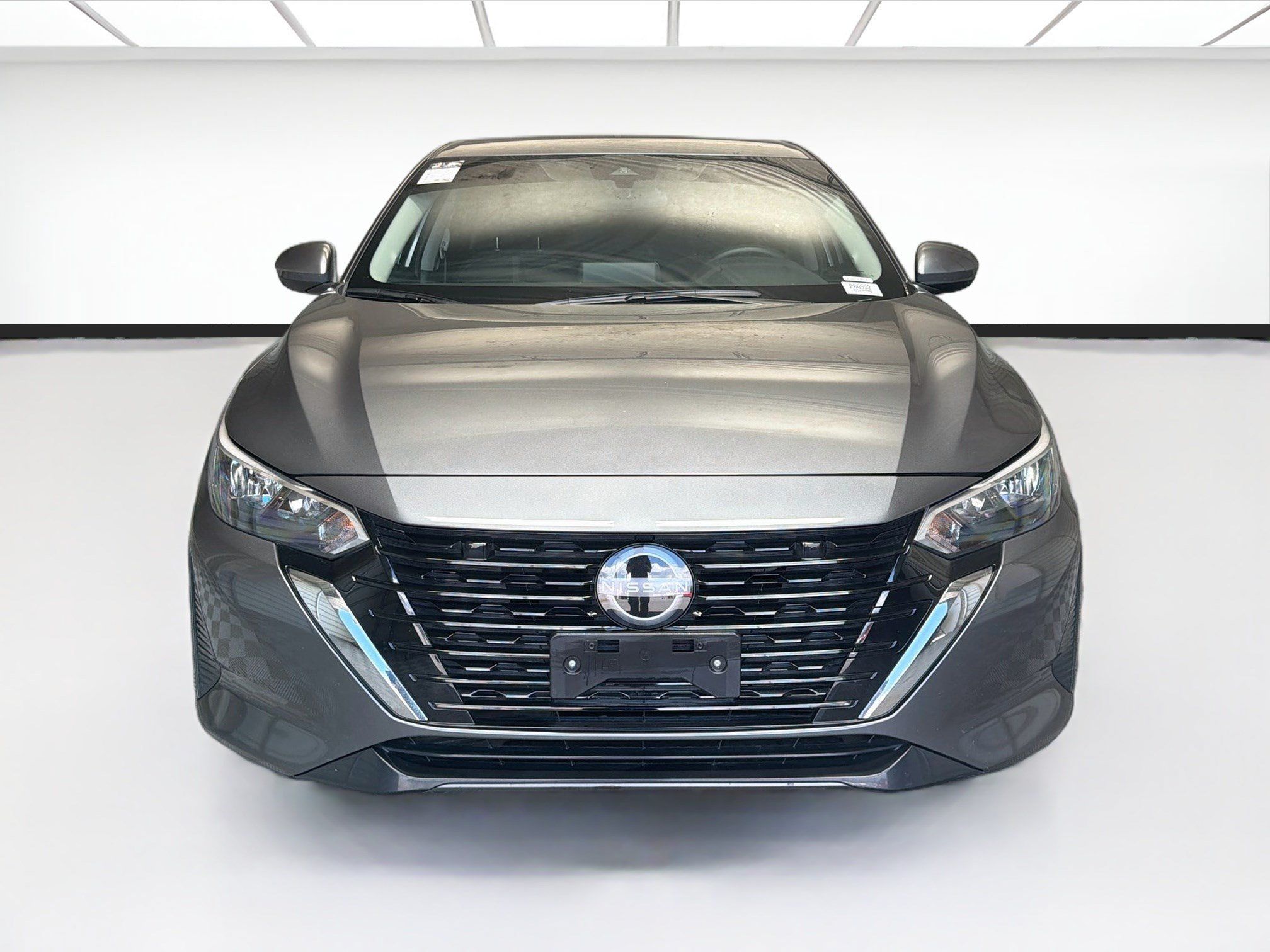 Used 2025 Nissan Sentra SV FWD image 2