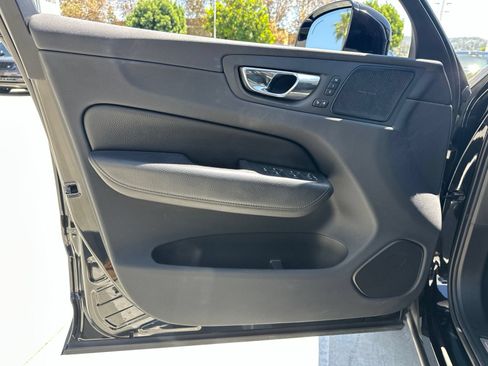 Used 2019 Volvo XC60 T5 Inscription w/ Protection Package AWD/4WD image 9