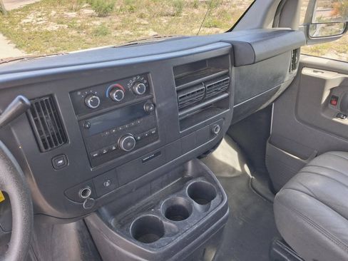 Used 2014 Chevrolet Express 1500 RWD image 14