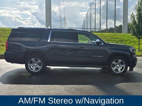 Used 2019 Chevrolet Suburban Premier AWD/4WD image 2
