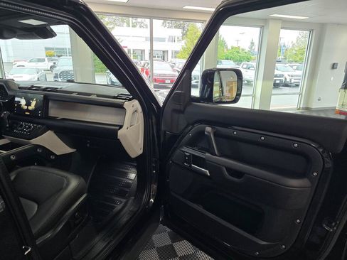 Used 2025 Land Rover Defender 110 S AWD/4WD image 42