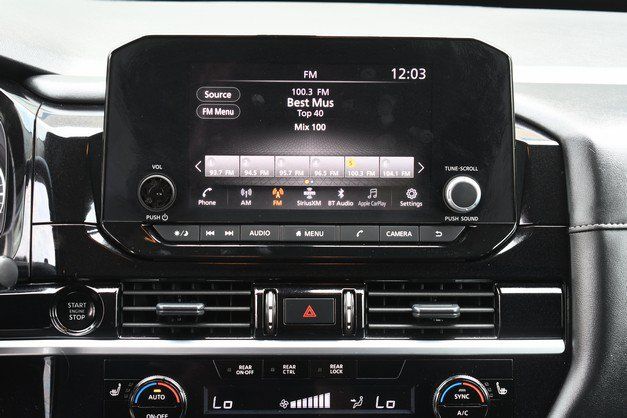 Used 2025 Nissan Pathfinder SV AWD/4WD image 19