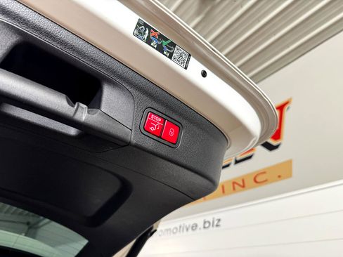 Used 2023 Mercedes-Benz GLE 53 AMG 4MATIC image 34