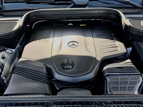 Used 2024 Mercedes-Benz GLS 450 4MATIC image 45