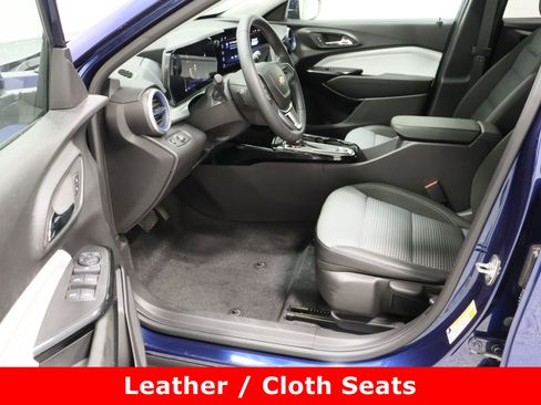 Used 2024 Chevrolet Trax LT w/ Driver Confidence Package image 14