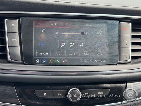 Used 2024 Buick Enclave Premium AWD/4WD image 24