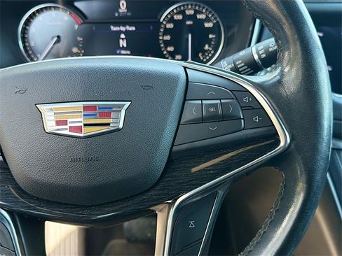 Used 2020 Cadillac XT5 Premium Luxury image 36