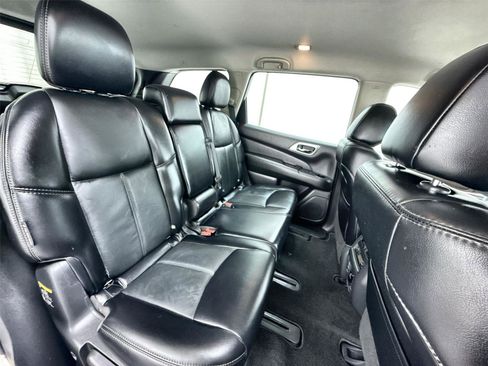 Used 2018 Nissan Pathfinder SL w/ Midnight Edition Package image 19