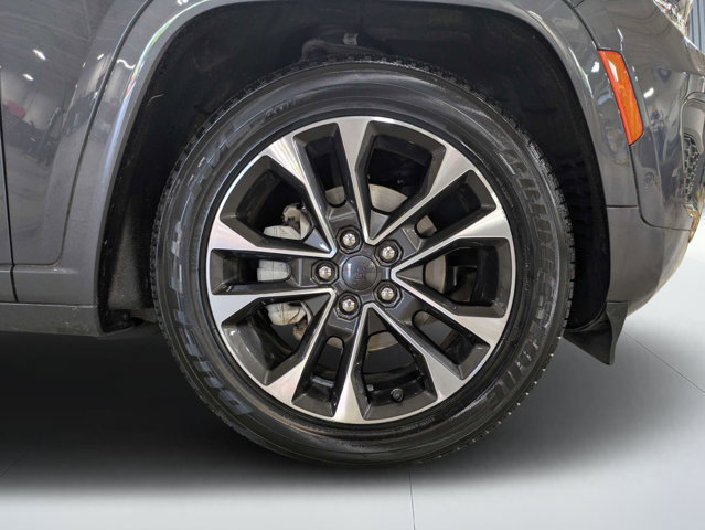 Used 2023 Jeep Grand Cherokee Overland AWD/4WD image 10