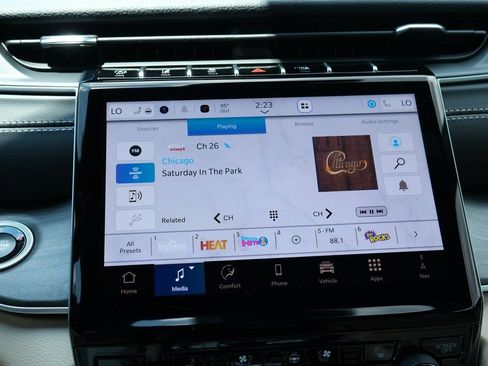 New 2025 Jeep Grand Cherokee Limited w/ Luxury Tech Group II AWD/4WD image 20