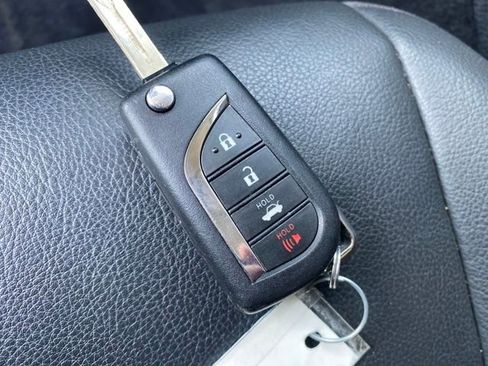 Used 2023 Toyota Camry SE FWD image 22