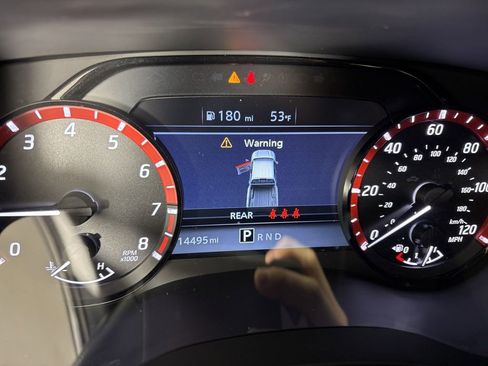 Used 2024 Nissan Frontier Pro-X image 23