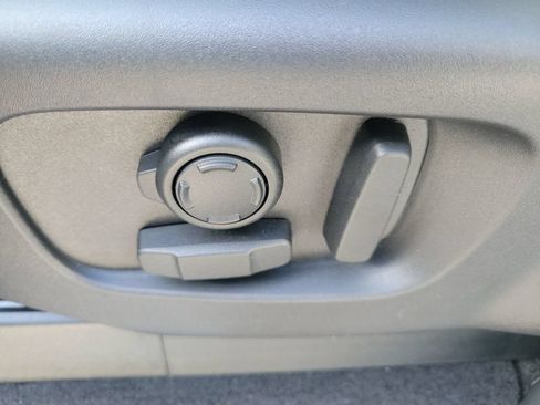 New 2025 Land Rover Discovery S AWD/4WD image 27