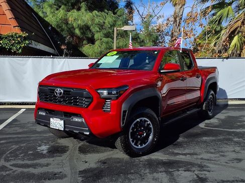 Certified 2025 Toyota Tacoma TRD Off-Road image 16