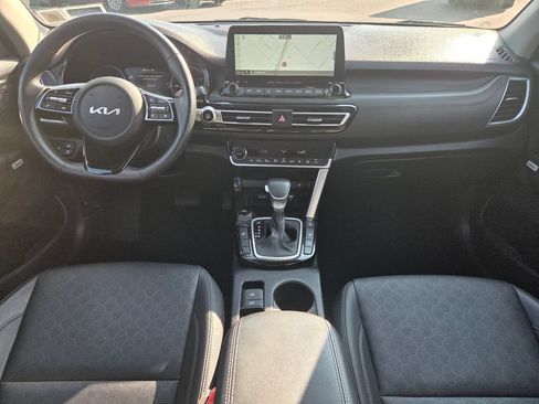 Used 2023 Kia Seltos SX w/ SX Sunroof Package AWD/4WD image 12
