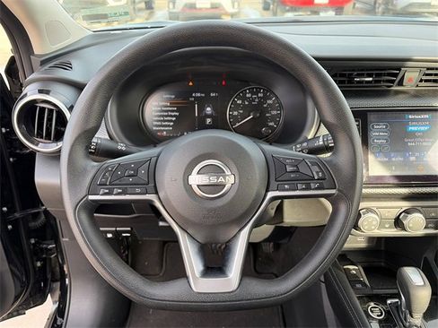 Used 2023 Nissan Kicks SV image 22