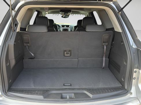 Used 2014 GMC Acadia SLT image 31