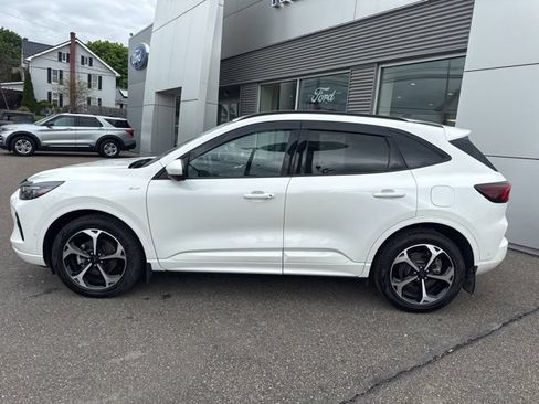 Certified 2023 Ford Escape ST-Line Elite w/ Premium Technology Package AWD/4WD image 9