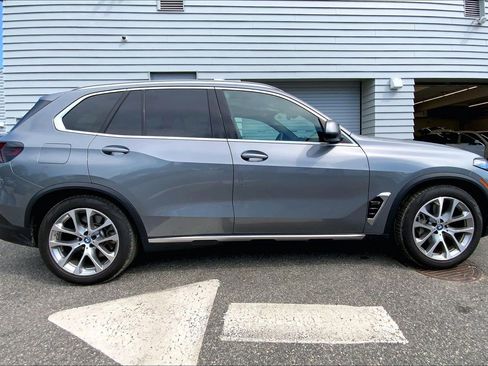 Used 2024 BMW X5 xDrive50e w/ Premium Package AWD/4WD image 8