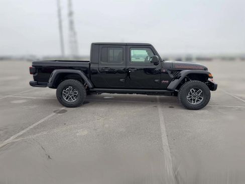 New 2026 Jeep Gladiator Mojave image 14