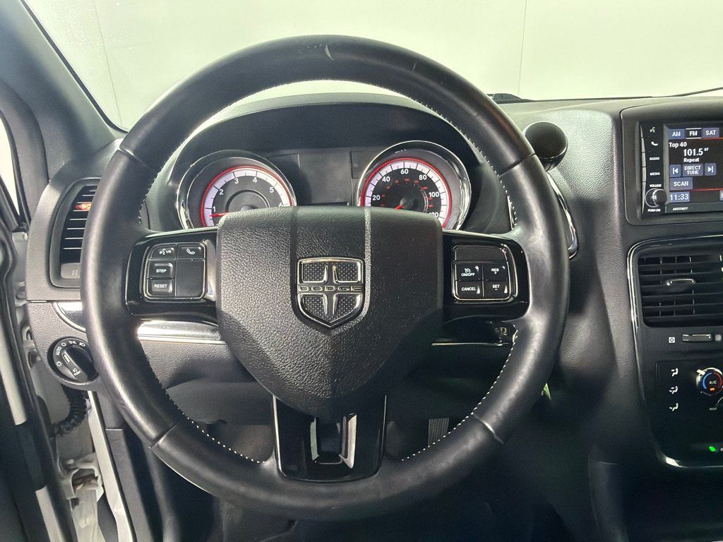 Used 2015 Dodge Grand Caravan SXT FWD image 13