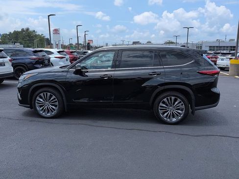 Certified 2021 Toyota Highlander Platinum AWD/4WD image 4