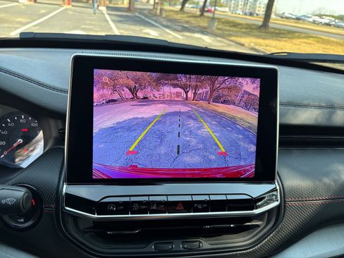 Used 2025 Jeep Compass Trailhawk image 20