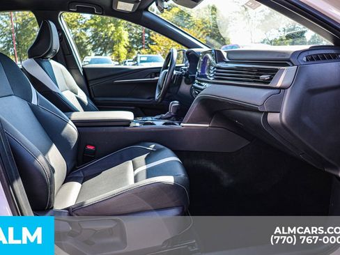 Used 2025 Toyota Camry SE image 24