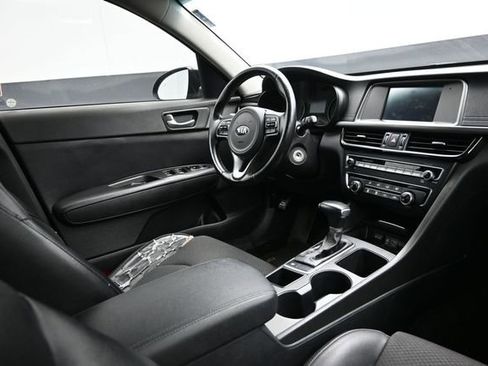 Used 2018 Kia Optima S FWD image 17
