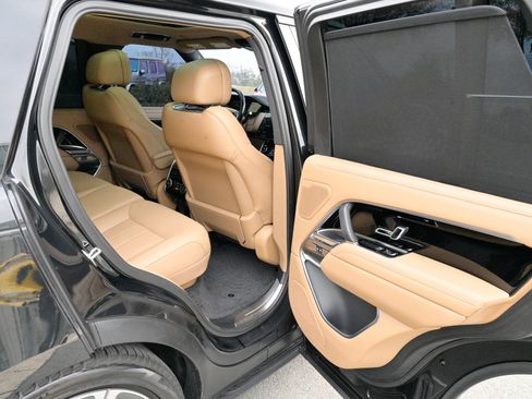 Used 2023 Land Rover Range Rover SE image 52