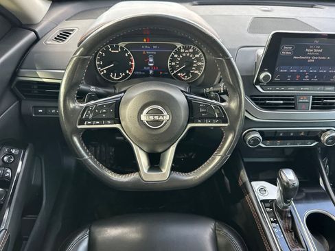Used 2024 Nissan Altima 2.5 SR FWD image 15