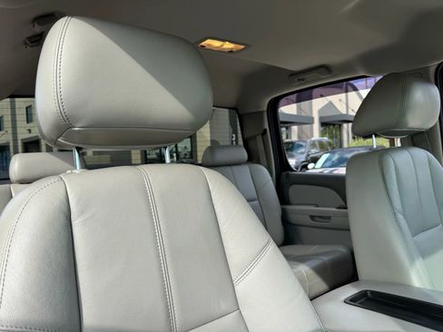 Used 2010 Chevrolet Silverado 2500 LTZ w/ Convenience Package image 39