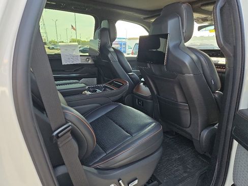 Used 2025 Lincoln Navigator Black Label AWD/4WD image 28
