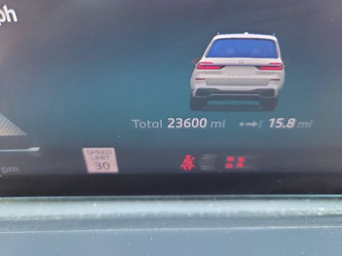 Used 2025 BMW X7 M60i AWD/4WD image 40